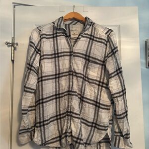 American Eagle Outfitters Black and White Plaid Button Down Shirt
